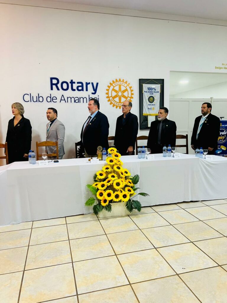 Prefeito Sérgio Barbosa participa da posse da nova diretoria do Rotary Club de Amambai Prefeito Sérgio Barbosa participa da posse da nova diretoria do Rotary Club de Amambai