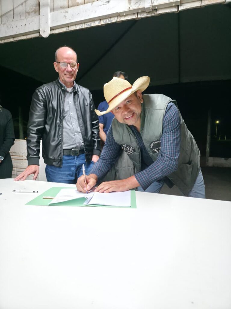Prefeitura de Amambai firma convênio com o CTG Sentinela de Amambai para realização do 35º FEGAMS