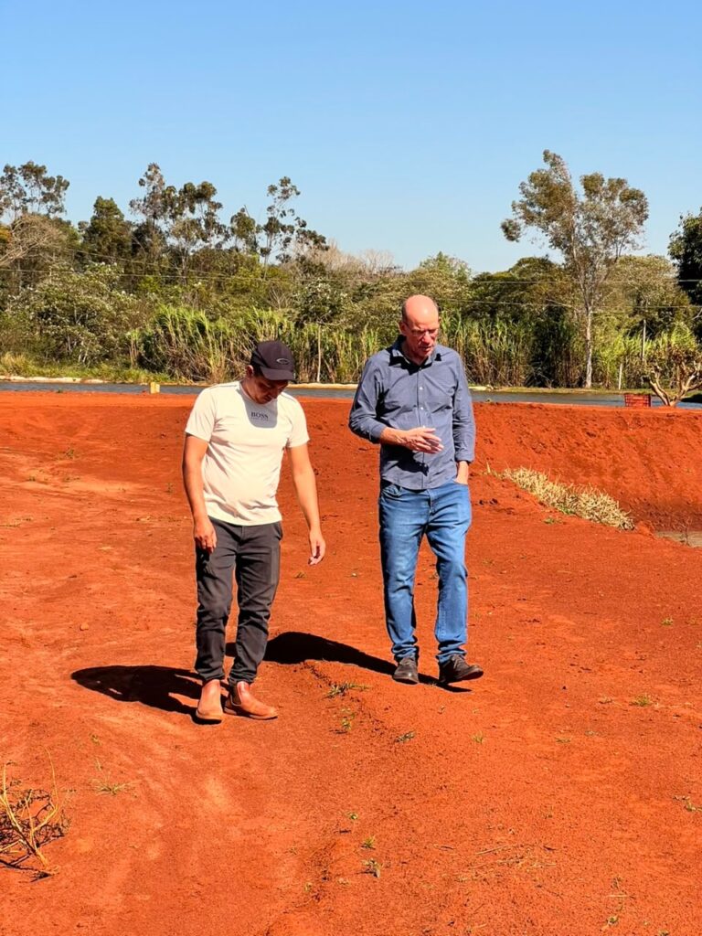 Produção diversificada fortalece a economia local, gera renda e amplia o abastecimento regional em Amambai Produção diversificada fortalece a economia local, gera renda e amplia o abastecimento regional em Amambai