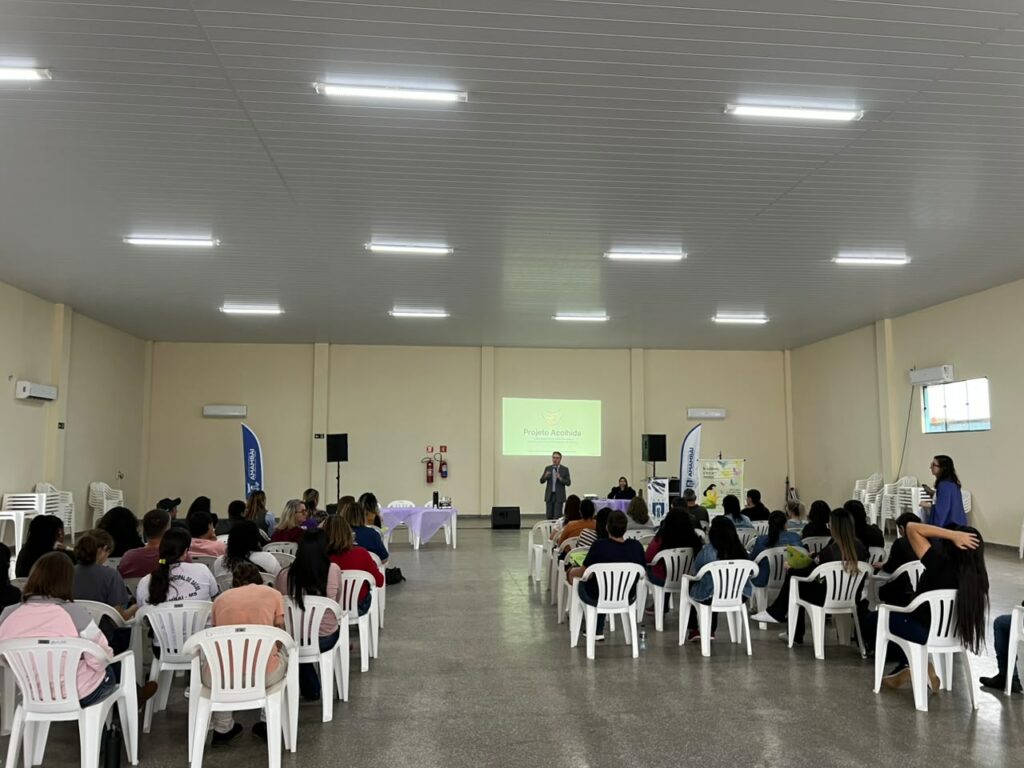 Servidores municipais participam de capacitação do Projeto Acolhida em Amambai