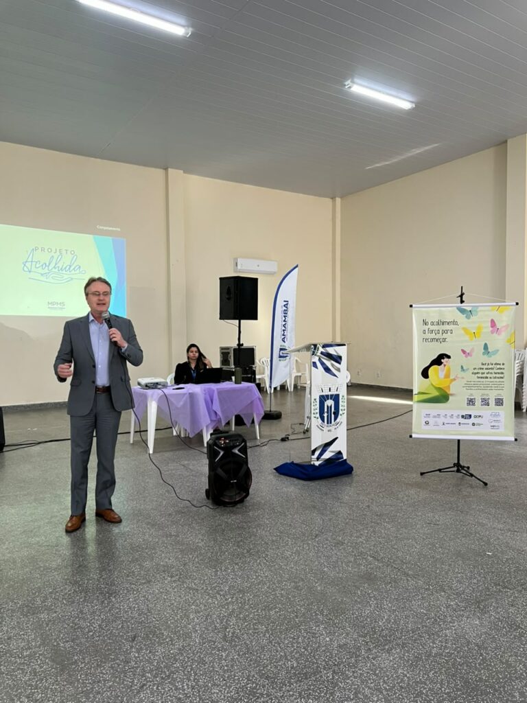 Servidores municipais participam de capacitação do Projeto Acolhida em Amambai
