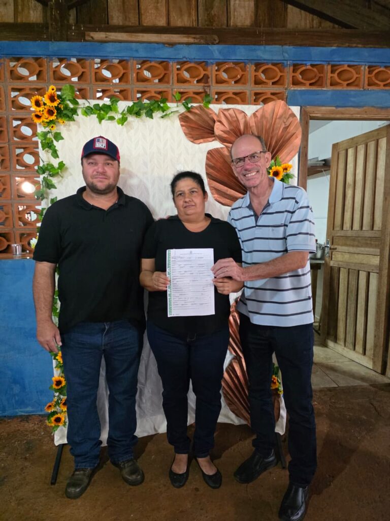 Uma conquista histórica para as famílias que vivem e produzem no Assentamento Guanabara Uma conquista histórica para as famílias que vivem e produzem no Assentamento Guanabara