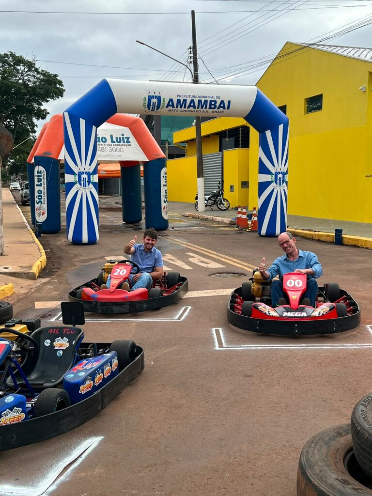 Kart Indoor reúne famílias e movimenta Amambai