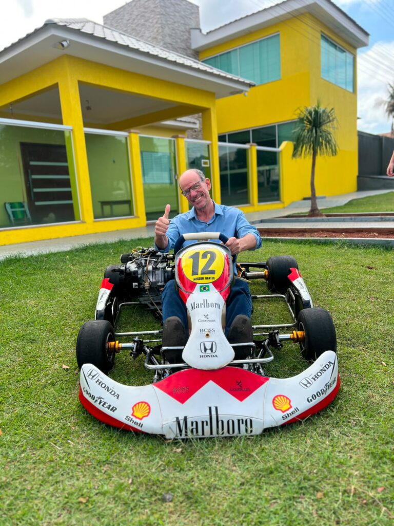 Kart Indoor reúne famílias e movimenta Amambai