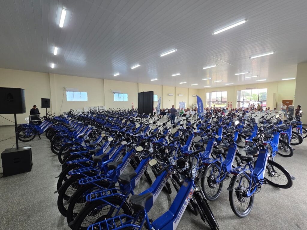 Prefeitura de Amambai entrega bicicletas elétricas para ACS e ACE