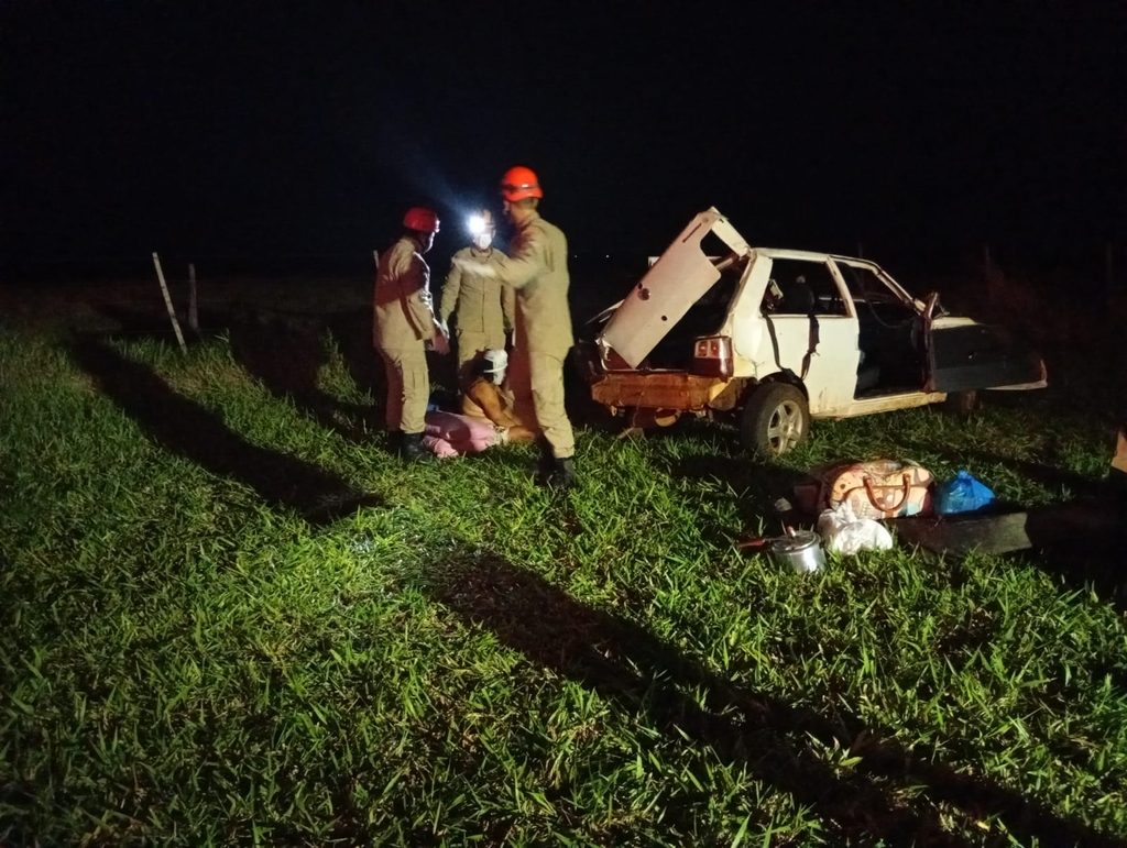 Capotamento deixa duas pessoas feridas na rodovia entre Amambai e Caarapó