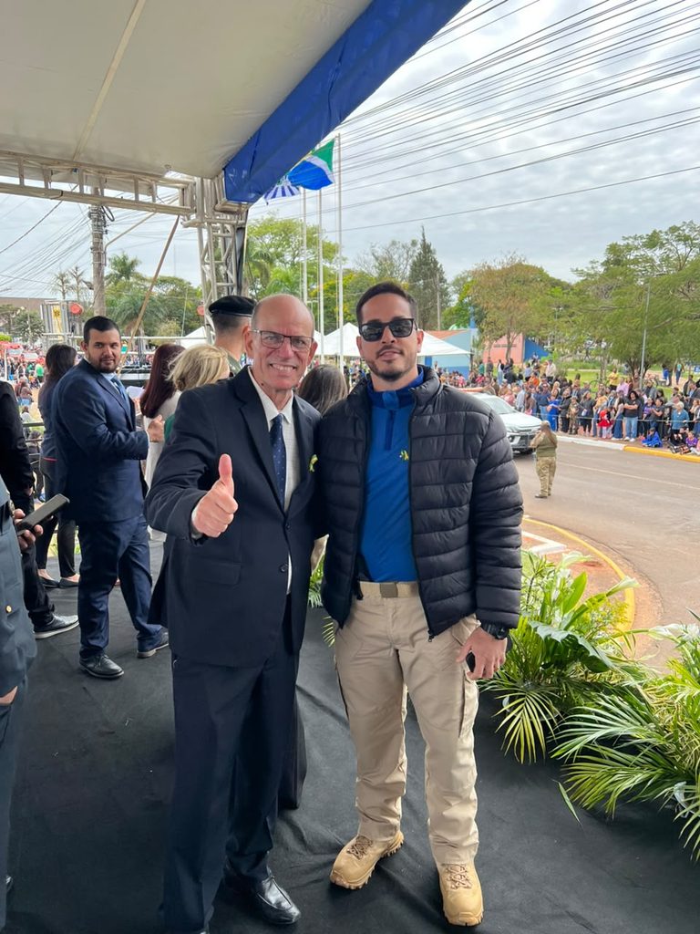 Desfile Cívico de 7 de Setembro reúne escolas, instituições, empresas e Exército em Amambai Desfile Cívico de 7 de Setembro reúne escolas, instituições, empresas e Exército em Amambai