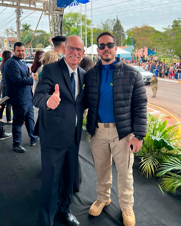 Desfile Cívico de 7 de Setembro reúne escolas, instituições, empresas e Exército em Amambai Desfile Cívico de 7 de Setembro reúne escolas, instituições, empresas e Exército em Amambai