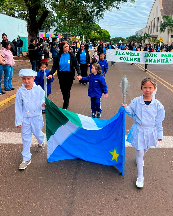 Desfile Cívico de 7 de Setembro reúne escolas, instituições, empresas e Exército em Amambai Desfile Cívico de 7 de Setembro reúne escolas, instituições, empresas e Exército em Amambai