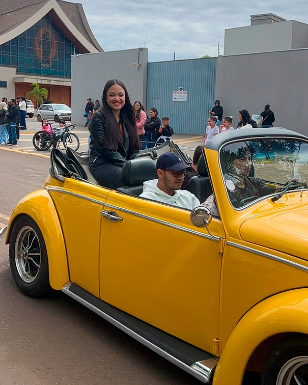 Desfile Cívico de 7 de Setembro reúne escolas, instituições, empresas e Exército em Amambai Desfile Cívico de 7 de Setembro reúne escolas, instituições, empresas e Exército em Amambai