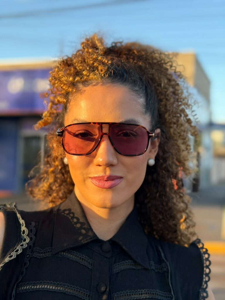 Vai para a Expobai? O óculos escuro também pode fazer parte do look para os shows