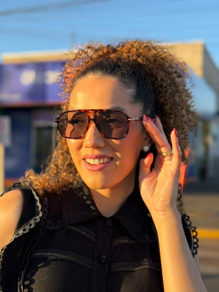 Vai para a Expobai? O óculos escuro também pode fazer parte do look para os shows