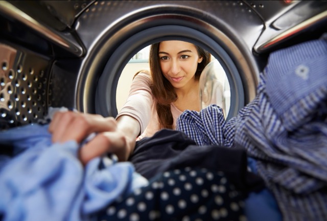 Economizando água na hora de lavar roupas