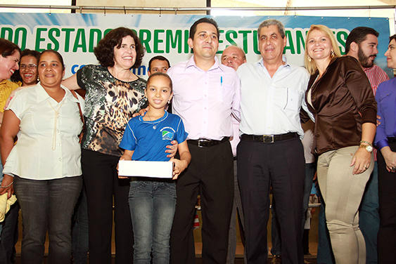 Reconhecimento aos melhores alunos desperta confiança dos pais na escola pública fotos Rachid Waqued