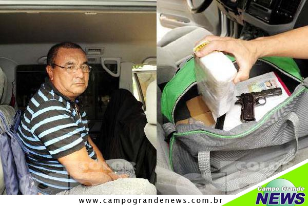 O pistoleiro foi preso ontem á tarde, em Assunção. No detalhe, a droga e arma apreendidas. (foto: ABC Color)