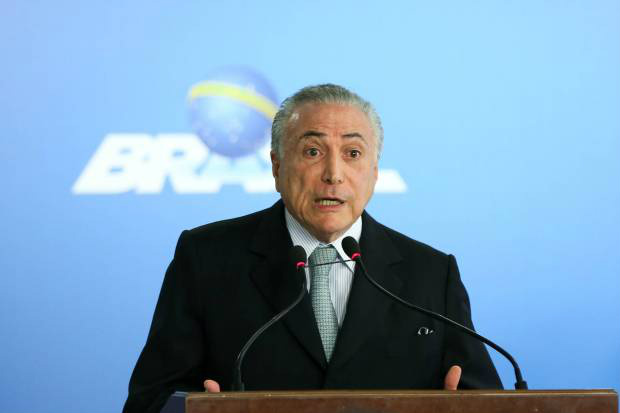 Michel Temer reclama de protestos: "Meu filho e minha mulher choram..." Michel Temer reclama de protestos: "Meu filho e minha mulher choram..."