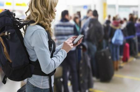 Brasileiros estão entre os que mais usam smartphone para viajar