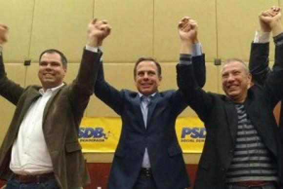 PSDB indica João Dória para concorrer à prefeitura de São Paulo João Doria (C) e Bruno Covas (E) são proclamados candidatos do PSDB a prefeito e vice-prefeito