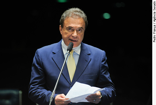 Alvaro Dias questiona critérios de avaliação do Enem Alvaro Dias questiona critérios de avaliação do Enem
