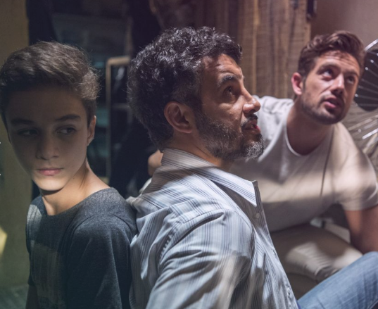 'O Outro Lado do Paraíso': Renato amarra e ameaça Tomaz e Juvenal em sequestro 'O Outro Lado do Paraíso': Renato amarra e ameaça Tomaz e Juvenal em sequestro