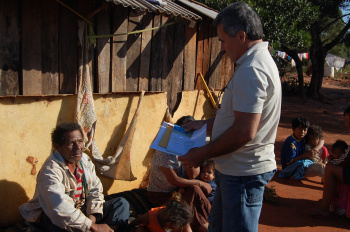 Trabalhadores rurais desamparados têm apoio de Sindicato Presidente do SRT, Genesio Silva, com o trabalhador rural José Maria PrimoFoto: Moreira Produções