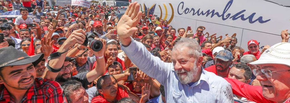 STF libera entrevistas de Lula na prisão Ex-presidente Lula