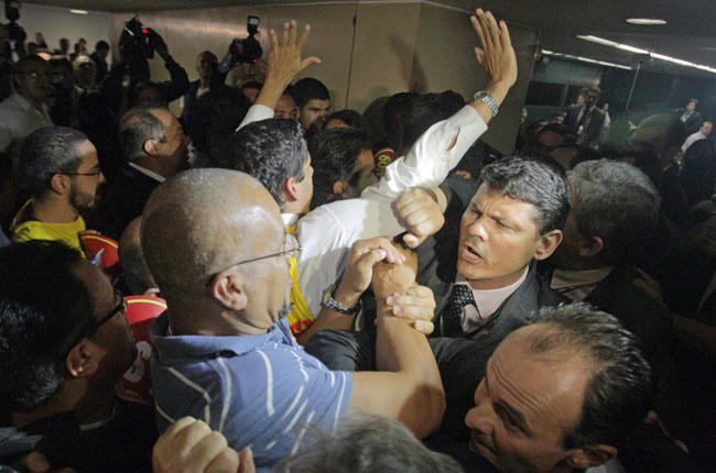 Votação do Orçamento 2012 gera confusão na Câmara Votação do Orçamento 2012 gera confusão na Câmara