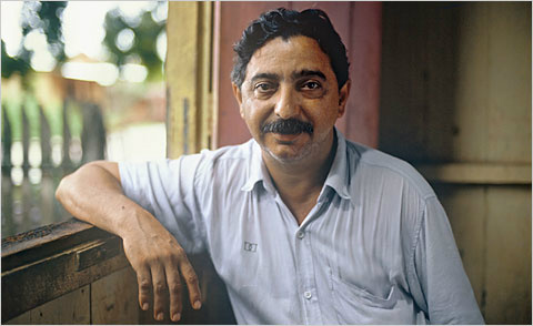 Chico Mendes: conheça o legado deixado pelo seringueiro O assassinato de Chico Mendes, em Xapuri, em 1988, foi o estopim para que as reivindicações dos povos da floresta chegassem ao poder público. Porém, 25 anos depois, o que se vê é o abandono de muitos projetos e cooperativas idealizadas pelo líder dos seringueiros. (Foto: Divulgação)