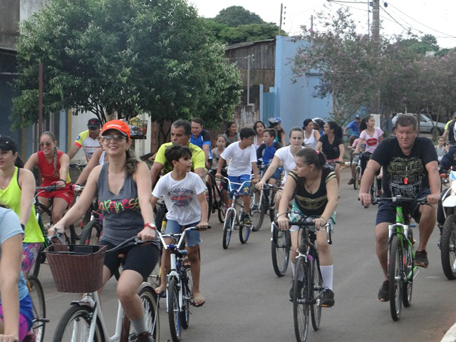 1ª Pedalada das Mulheres de Amambai abriu a programação no domingo (5) pela manhã.