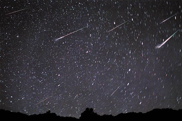 Chuva de Meteoritos atingirá a Terra nesta madrugada Fenômeno poderá ser observado a olho nu por qualquer pessoa