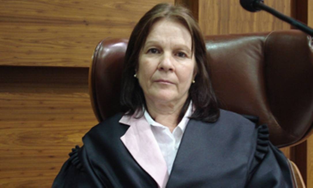 Vice-presidente do Tribunal Regional Federal da 4ª Região (TRF4), A vice-presidente do Tribunal Regional Federal da 4ª Região (TRF4), desembargadora Maria de Fátima Freitas Labarrère,ção