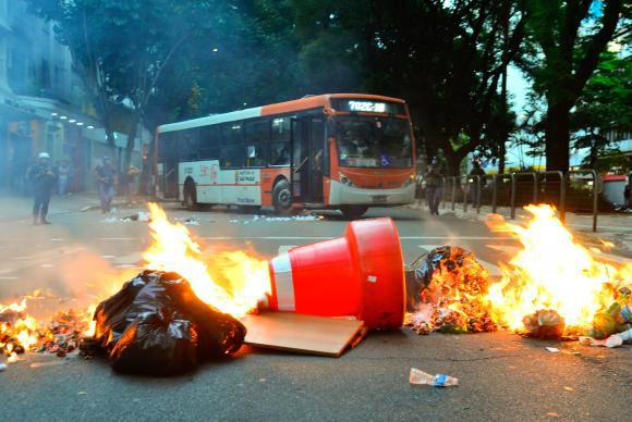 São Paulo - Na última sexta-feira (8), protestos contra o aumento de tarifas do transporte público terminou em confusão - Rovena Rosa/Agência Brasil