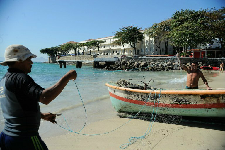 Governo suspende registro de 186 mil pescadores