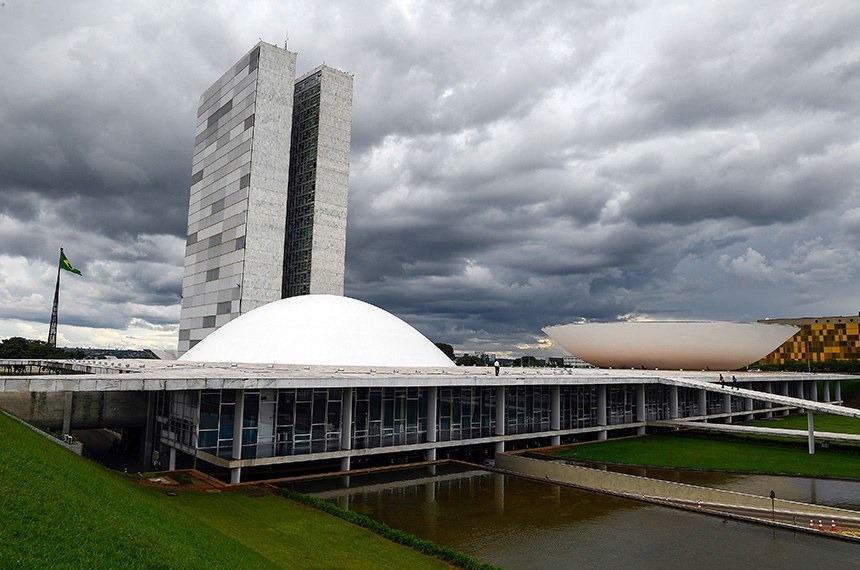 Participação do presidente em manifestação deste domingo teve repercussão imediata no Senado / Foto:Marcos Oliveira/Agência Senado