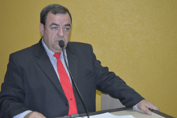 Vereador Dilmar quer novas instalações para a Feira do Produtor de Amambai Vereador Dilmar Bervian, autor da proposiçãoFoto: Moreira Produções