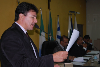 Vereador Jaime Bambil quer mutirão de limpeza nas vilas Vereador atende pedido de moradores das vilasFoto: Moreira Produções