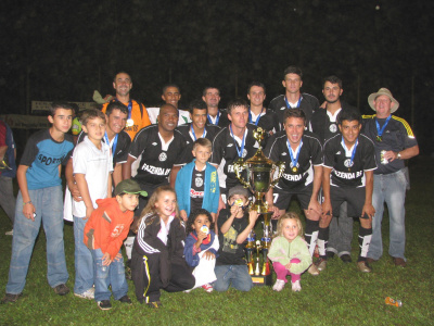 AABB de Amambai realiza 12ª edição da Copa Ouro em outubro Equipe da Fazenda Bom Fim, campeã da modalidade Ouro em 2009.