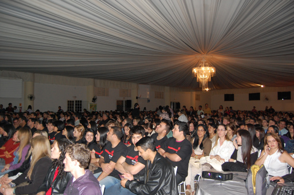 Mais de 1000 pessoas na 5ª Palestra Show organizada por Derli e a Parlate Eventos. Foto: Moreira Produções.