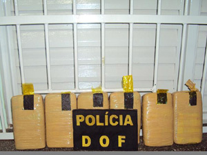 Adolescentes são flagrados com 6,2 kg de haxixe em rodovia de MS