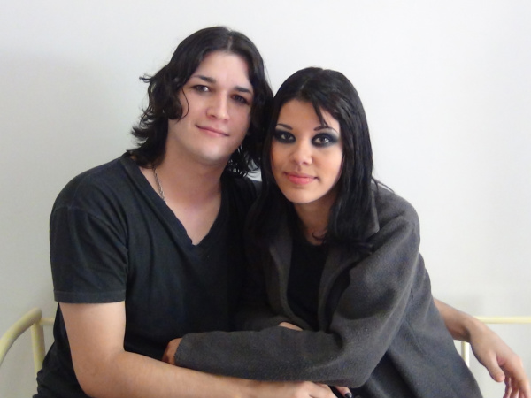 Casais diferentes mostram seu amor no Dia dos Namorados Leandro e Paula.