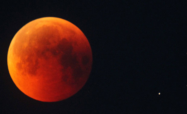 Lua de Sangue será visível no céu na próxima semana