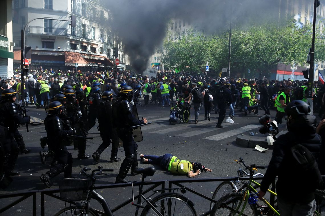 Mais de 100 pessoas são presas em protesto dos coletes amarelos Foto: Reuters/Gonzalo Fuentes/Direitos Reservados