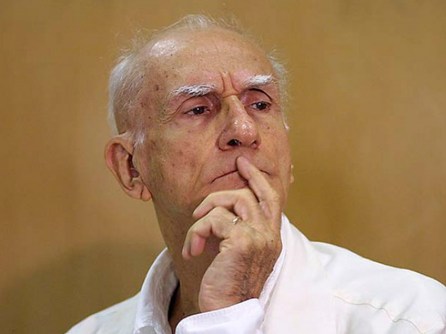 Morre, aos 87 anos, o escritor e dramaturgo Ariano Suassuna Ariano Suassuna ocupava a cadeira número 32 da Academia Brasileira de Letras (Wikimedia Commons)