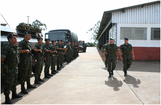 Visita do Comandante Militar do Oeste ao 17º RC Mec