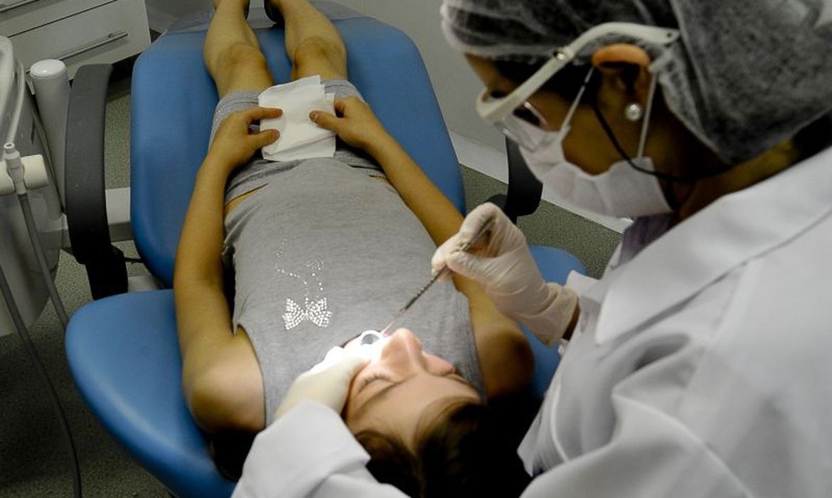 Higiene bucal pode ajudar a prevenir complicações da covid-19 Arquivo/Valter Campanato/Agência Brasil