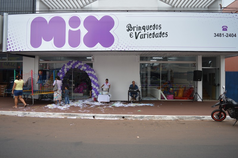 A Mix Brinquedos e Variedades está localizada na avenida Pedro Manvailler, ao lado das Lojas Veneza / Foto: Moreira Produções