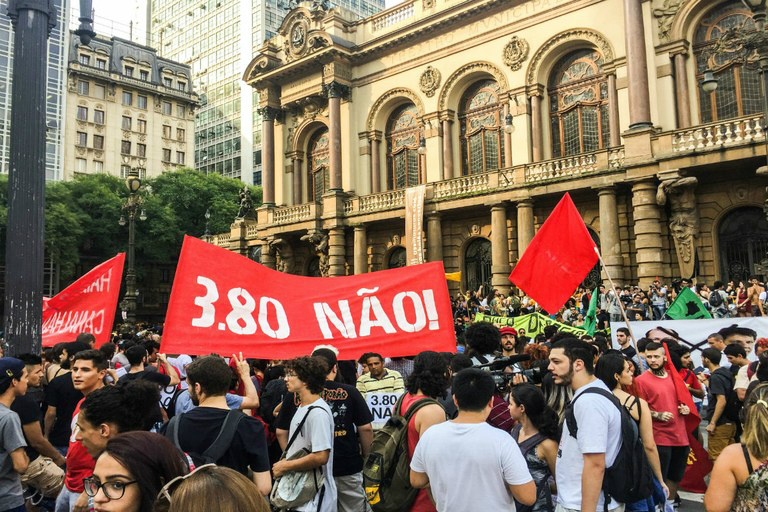 "A população está mais insatisfeita e o MPL, mais determinado" Aumento da tarifa do transporte pelo segundo ano consecutivo, em meio à crise econômica e próximo das eleições municipais cria