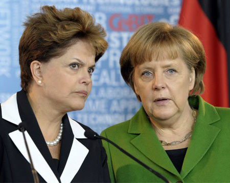 Mais do que simplesmente publicar seu manifesto, a revista Der Spiegel, a mais importante da Alemanha, tomou uma posição clara: defendeu que a chanceler Ângela Merkel conceda asilo diplomático a Edward Snowden