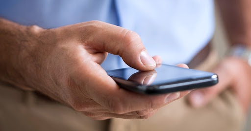 “Cuidado com a coleta de dados dos aplicativos antipandemia" Foto: Blog Coletum