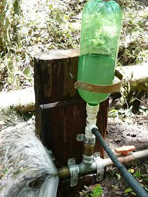 Invenção centenária bombeia água com economia na propriedade rural